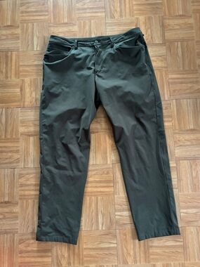 Lululemon ABC Classic-Fit 5 Pocket Pant size 36